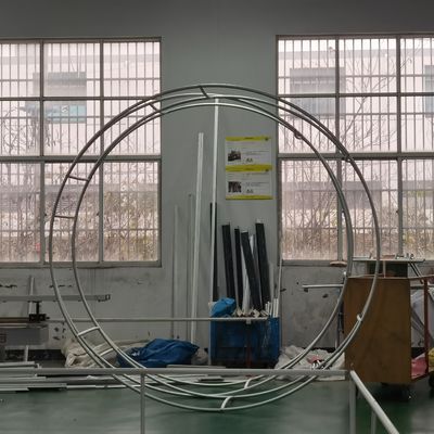 Anunciando o PNF da cabine da feira profissional da bandeira 48in acima das bandeiras do teto da exposição